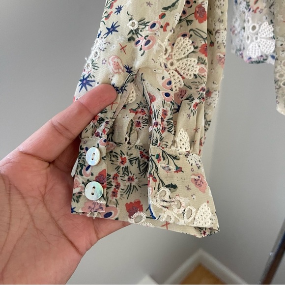 Revolve brand Tularosa Eliza Floral eyelet button blouse size XS preowned - Picture 2 of 6